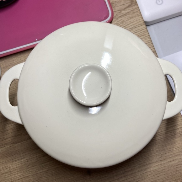 New in box Brocc your Body Mini round ceramic cocotte set - Picture 9 of 12